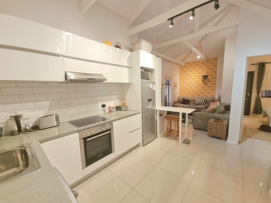 1 Bedroom Property for Sale in Vredehoek Western Cape